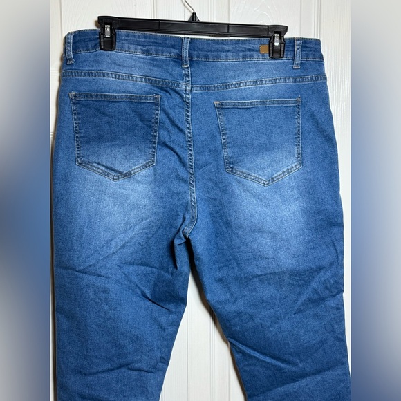 Women's Cropped Blue Jeans by Bleu - Picture 5 of 7